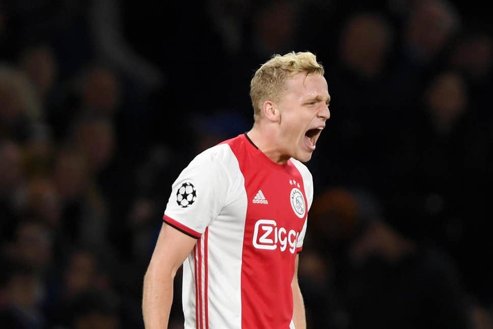 Donny Van De Beek: What Would He Offer Manchester United? - The Football Castle