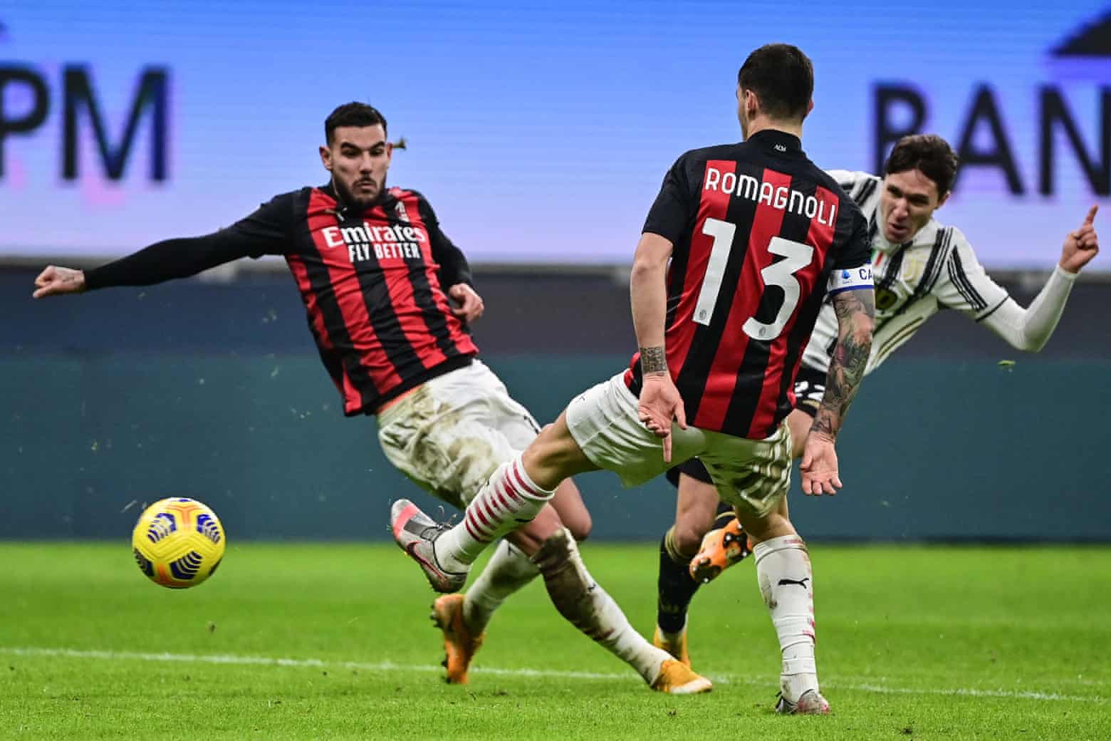 Federico Chiesa scores. AC Milan vs Juventus